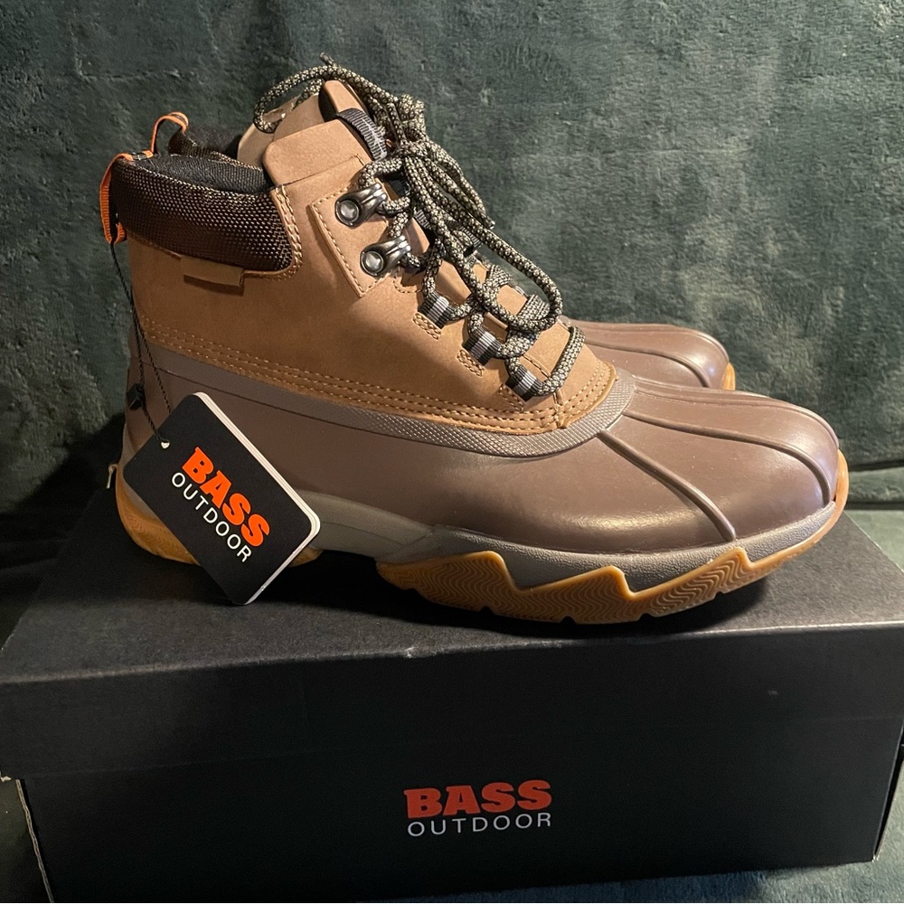 Bass Women’s Two-Tone Brown Field Duck Boots Boots size 9